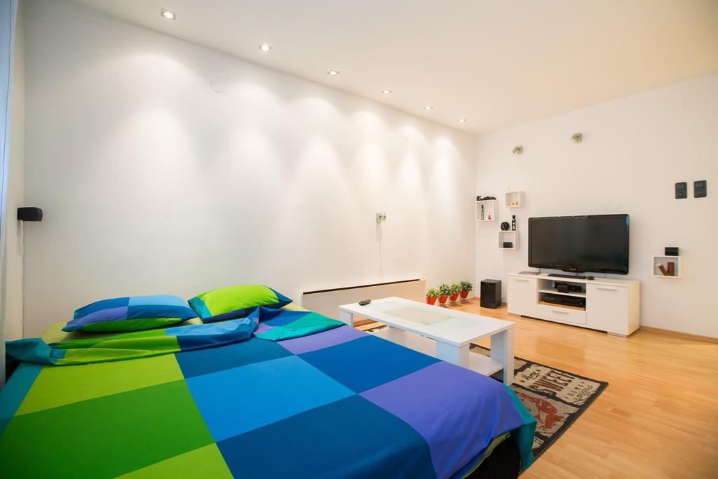 Eazzynight Center Apartment Zagreb Phòng bức ảnh
